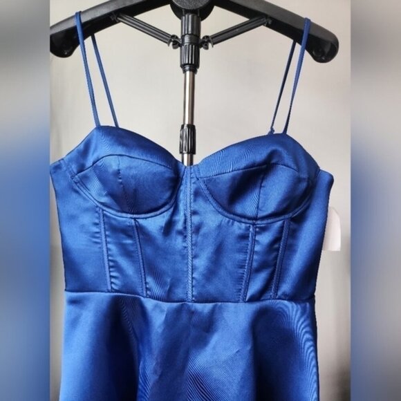 B. Smart Sweetheart Neck Flare Dress. Blue Size 13 - Picture 4 of 9